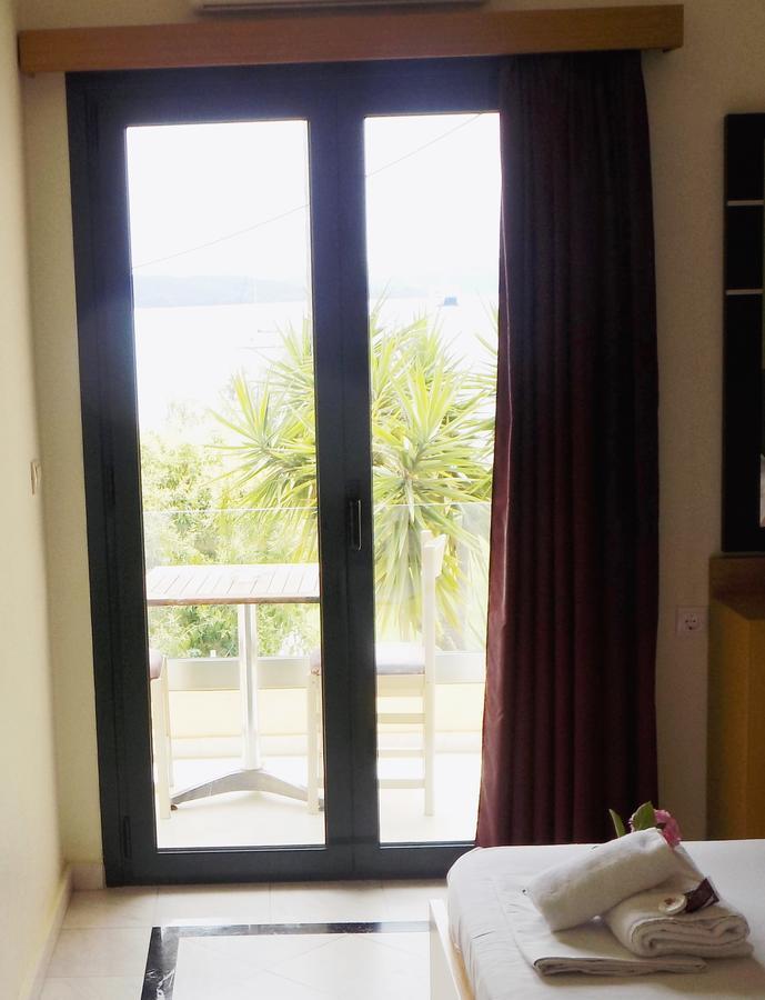 Nydri Blue Hotel ภายนอก รูปภาพ